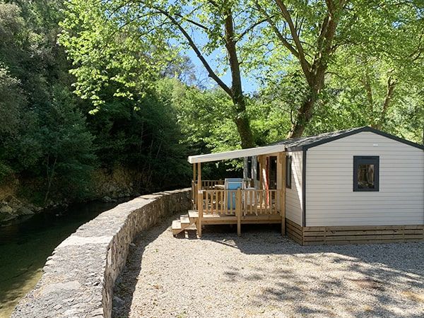 Camping bord de rivière