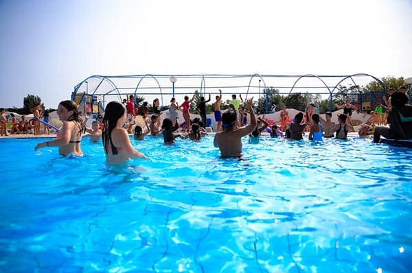 Camping animations ados piscine