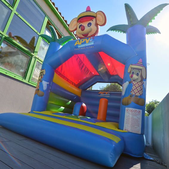 Camping Moncalm Vendée Chateau Gonflable