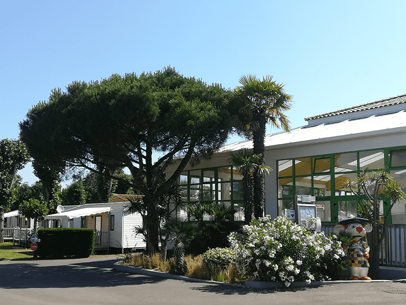 Piscine Couverte Camping Club Moncalm Vendée Angles 